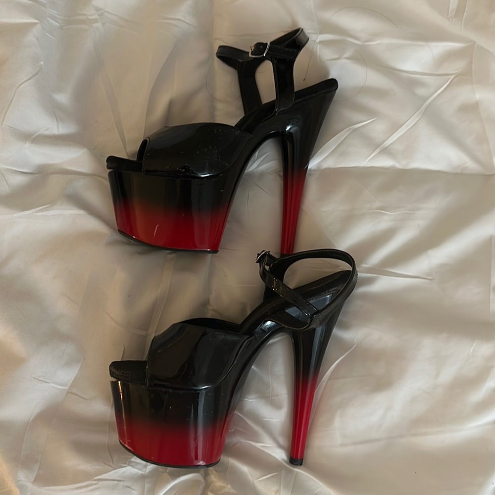 PLEASER heels 🖤 Size 8.